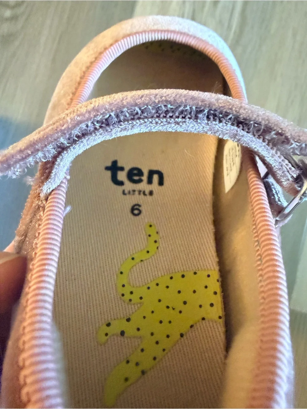 Ten Little Girls' Rose Pink Velvet Mary Jane Shoes